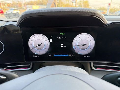 Used 2024 Hyundai Elantra SEL w/ Convenience Package image 30