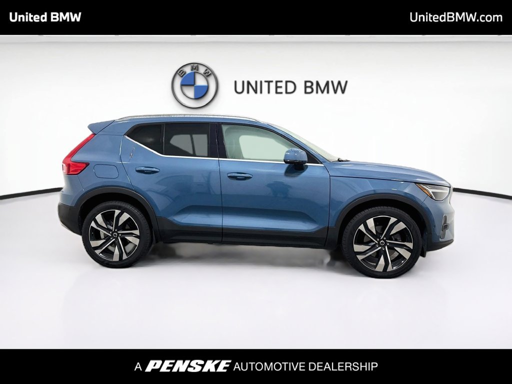 Used 2024 Volvo XC40 B5 Plus w/ Protection Package Premier AWD/4WD image 3