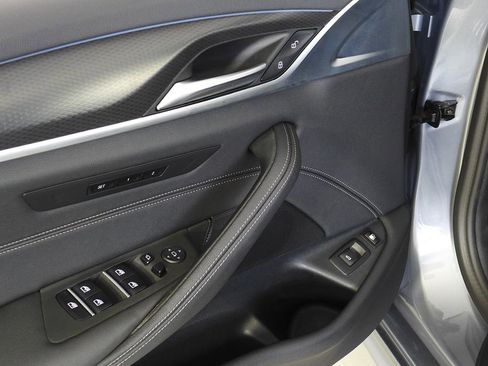 Used 2023 BMW 530e w/ M Sport Package image 12