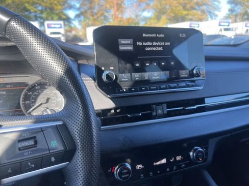 Used 2024 Mitsubishi Outlander SE image 5