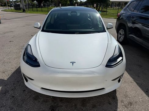 Used 2022 Tesla Model 3 RWD image 3