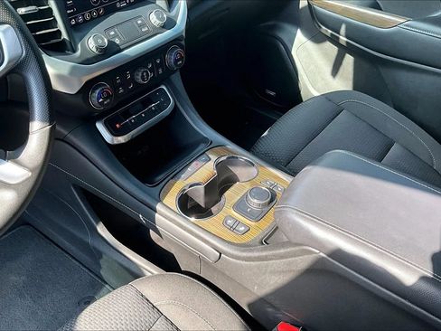 Used 2022 GMC Acadia SLE w/ Driver Convenience Package FWD image 14