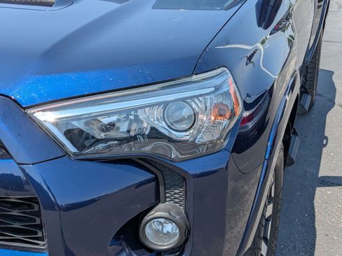 Used 2020 Toyota 4Runner TRD Off-Road Premium AWD/4WD image 13