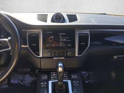 Used 2018 Porsche Macan Turbo AWD/4WD image 13