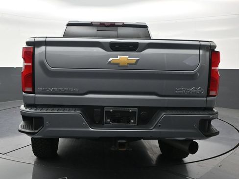 Used 2024 Chevrolet Silverado 2500 High Country w/ Technology Package AWD/4WD image 4