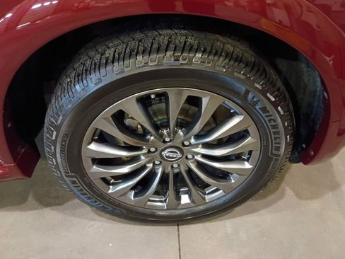 Used 2022 Nissan Armada Platinum RWD image 22