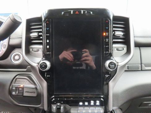 Used 2024 RAM 2500 Laramie w/ Night Edition image 13