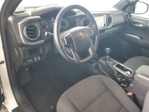 Used 2017 Toyota Tacoma SR image 11