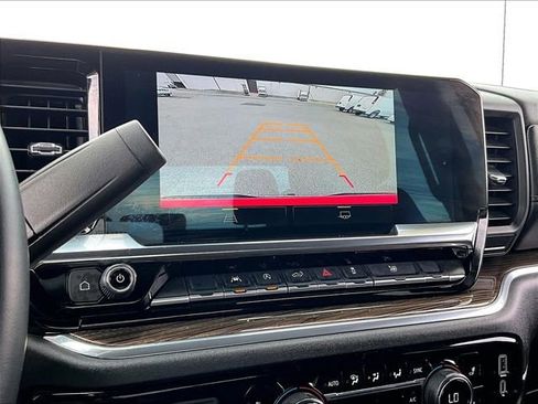 Used 2025 Chevrolet Silverado 1500 LT image 29