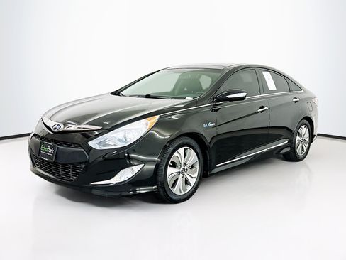 Used 2015 Hyundai Sonata Limited w/ Option Group 02 FWD image 3