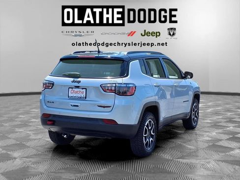Used 2025 Jeep Compass Trailhawk AWD/4WD image 26