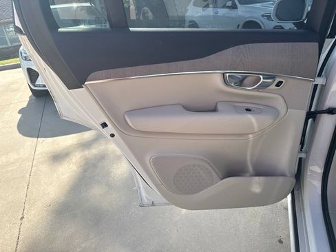 Used 2025 Volvo XC90 T8 Plus AWD/4WD image 20