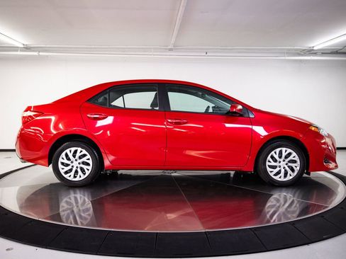 Used 2018 Toyota Corolla LE image 8