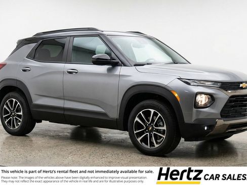 Used 2025 Chevrolet TrailBlazer LT FWD image 1