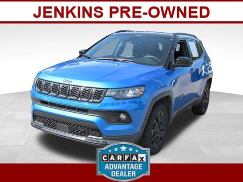 Used 2024 Jeep Compass Latitude w/ Convenience Group AWD/4WD image 1