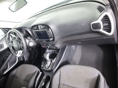 Used 2022 Kia Soul LX w/ Technology Package FWD image 10