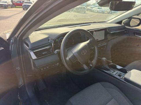 Used 2025 Toyota Camry LE image 4
