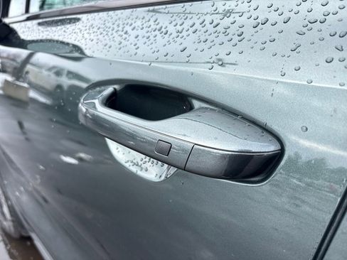 Used 2023 Kia Sorento S image 13