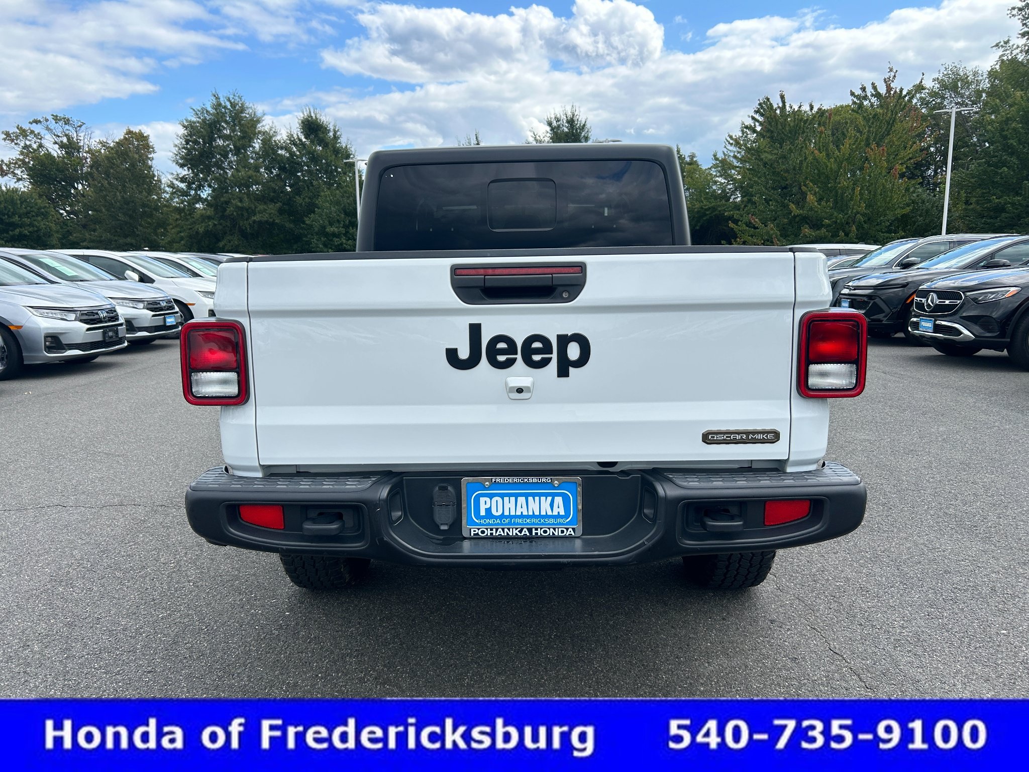 Used 2023 Jeep Gladiator Sport AWD/4WD image 5