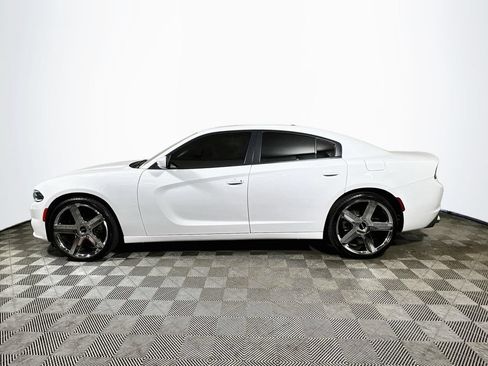 Used 2022 Dodge Charger SXT w/ Leather Interior Group RWD image 4