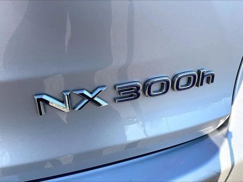 Used 2015 Lexus NX 300h AWD w/ Luxury Package image 10