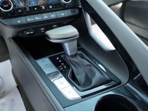 Used 2022 Hyundai Elantra SEL w/ Convenience Package image 29