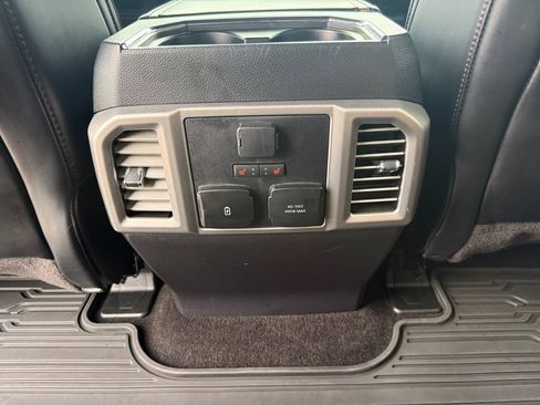 Used 2020 Ford F150 Platinum w/ Equipment Group 701A Luxury AWD/4WD image 16