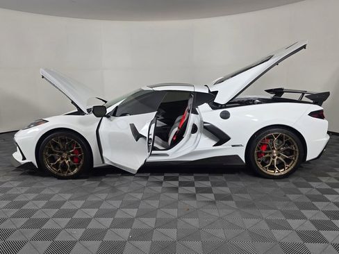 Used 2020 Chevrolet Corvette Stingray Premium Cpe w/ 3LT Preferred Equipment Group image 16