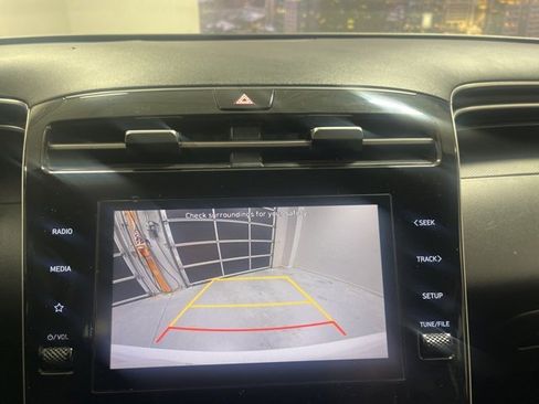 Certified 2023 Hyundai Tucson SE image 16