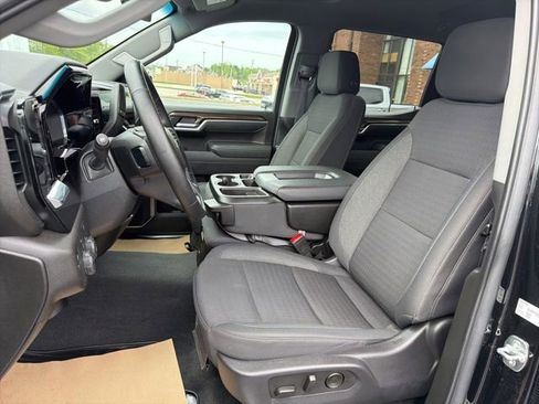 Used 2025 Chevrolet Silverado 1500 LT AWD/4WD image 12