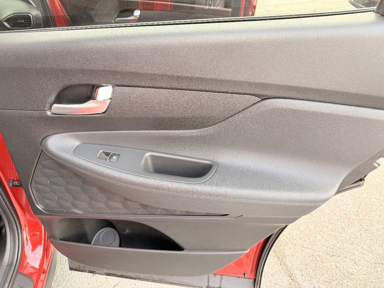 Used 2019 Hyundai Santa Fe SEL FWD image 16