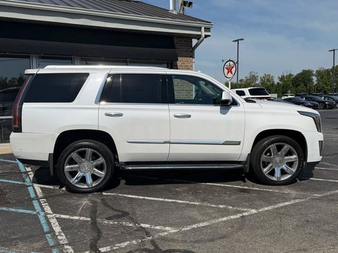 Used 2019 Cadillac Escalade Luxury AWD/4WD image 5