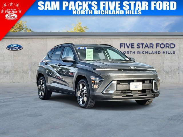 Used 2025 Hyundai Kona SEL FWD image 1