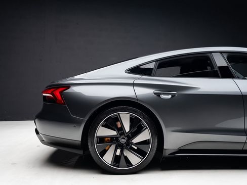 Used 2022 Audi RS e-tron GT w/ Carbon Performance Package image 36