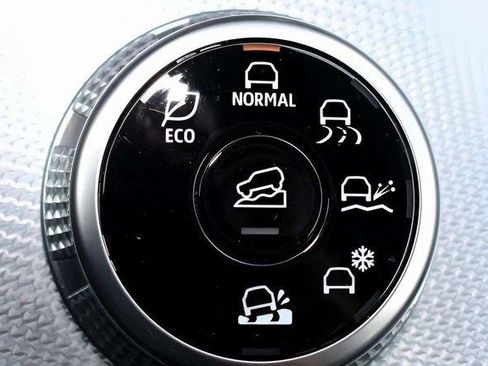 Used 2024 Mitsubishi Outlander SEL image 15