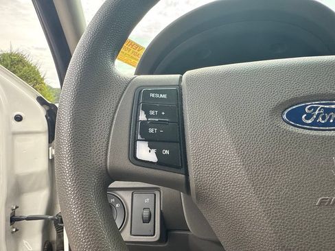 Used 2010 Ford Focus SE FWD image 8