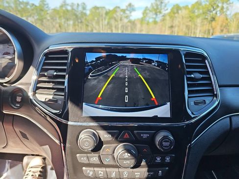 Used 2022 Jeep Grand Cherokee Limited w/ Trailer Tow Group IV image 25