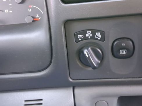 Used 2004 Ford Excursion XLT image 15