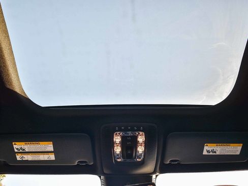 Used 2025 Mercedes-Benz GLB 35 AMG 4MATIC image 15