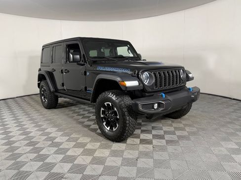 Used 2024 Jeep Wrangler Unlimited Rubicon 4xe w/ Safety Group AWD/4WD image 4