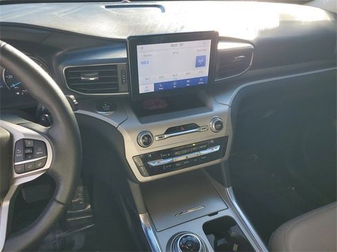 Used 2021 Ford Explorer XLT w/ Equipment Group 202A image 24