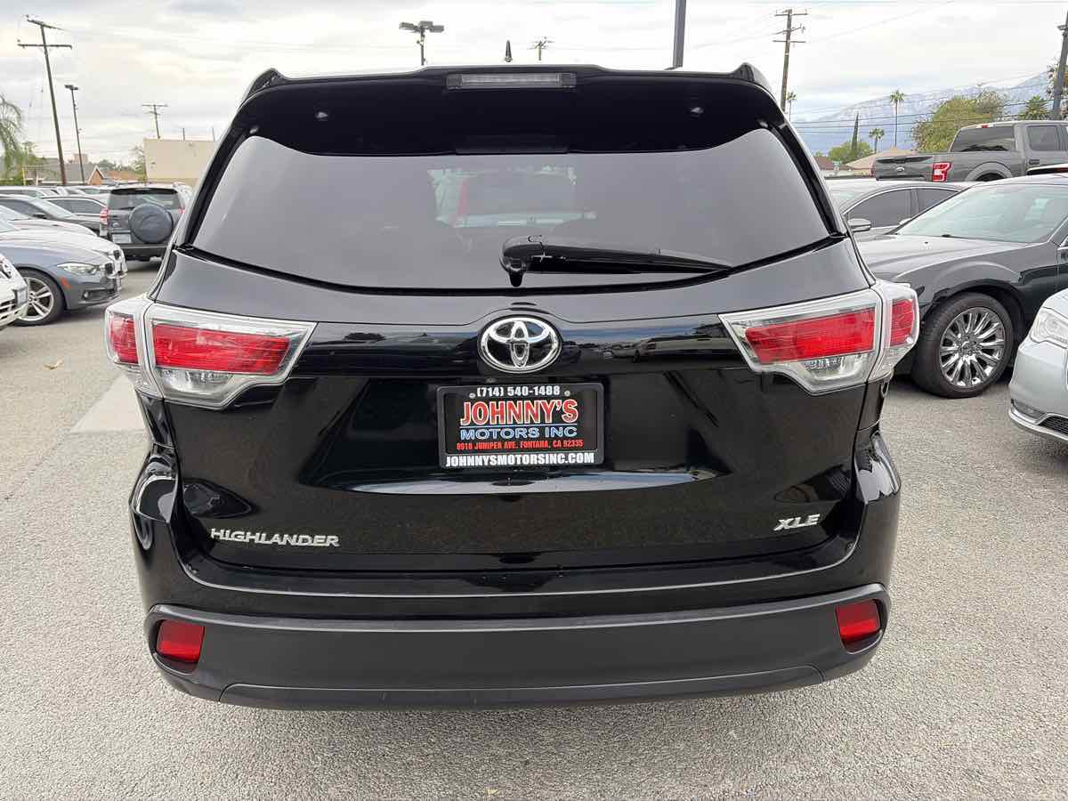 Used 2014 Toyota Highlander XLE FWD image 4