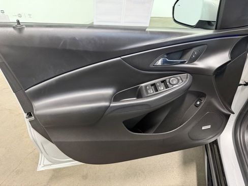 Used 2018 Chevrolet Volt Premier w/ Driver Confidence Package image 20