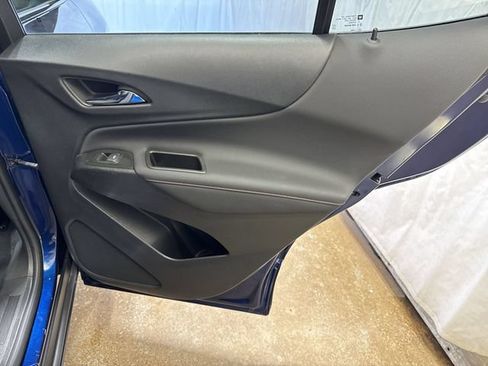 Certified 2023 Chevrolet Equinox RS FWD image 25