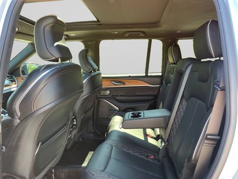 Used 2022 Jeep Grand Cherokee Summit AWD/4WD image 19