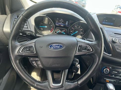Used 2018 Ford Escape SE w/ SE Sport Appearance Package image 10