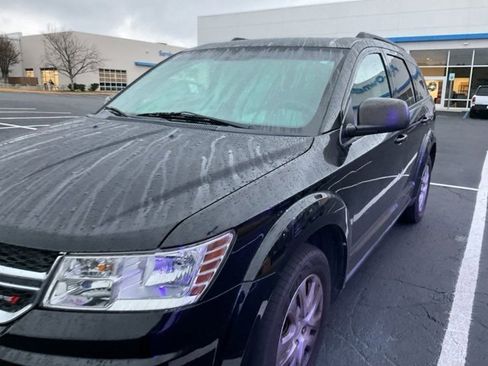 Used 2016 Dodge Journey SE w/ Flexible Seating Group image 9