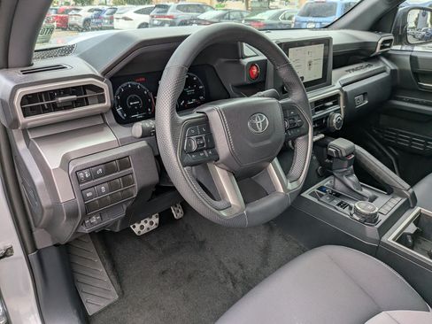 Used 2024 Toyota Tacoma TRD Sport AWD/4WD image 18