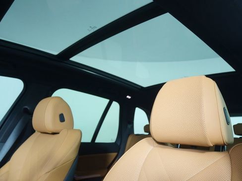 Certified 2025 BMW X5 sDrive40i w/ M Sport Package image 12