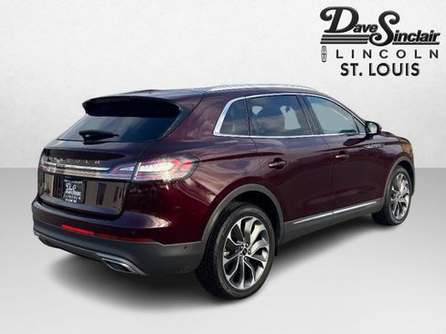 Used 2022 Lincoln Nautilus Reserve image 5